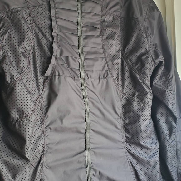 Lululemon Run Jacket - Picture 2 of 5